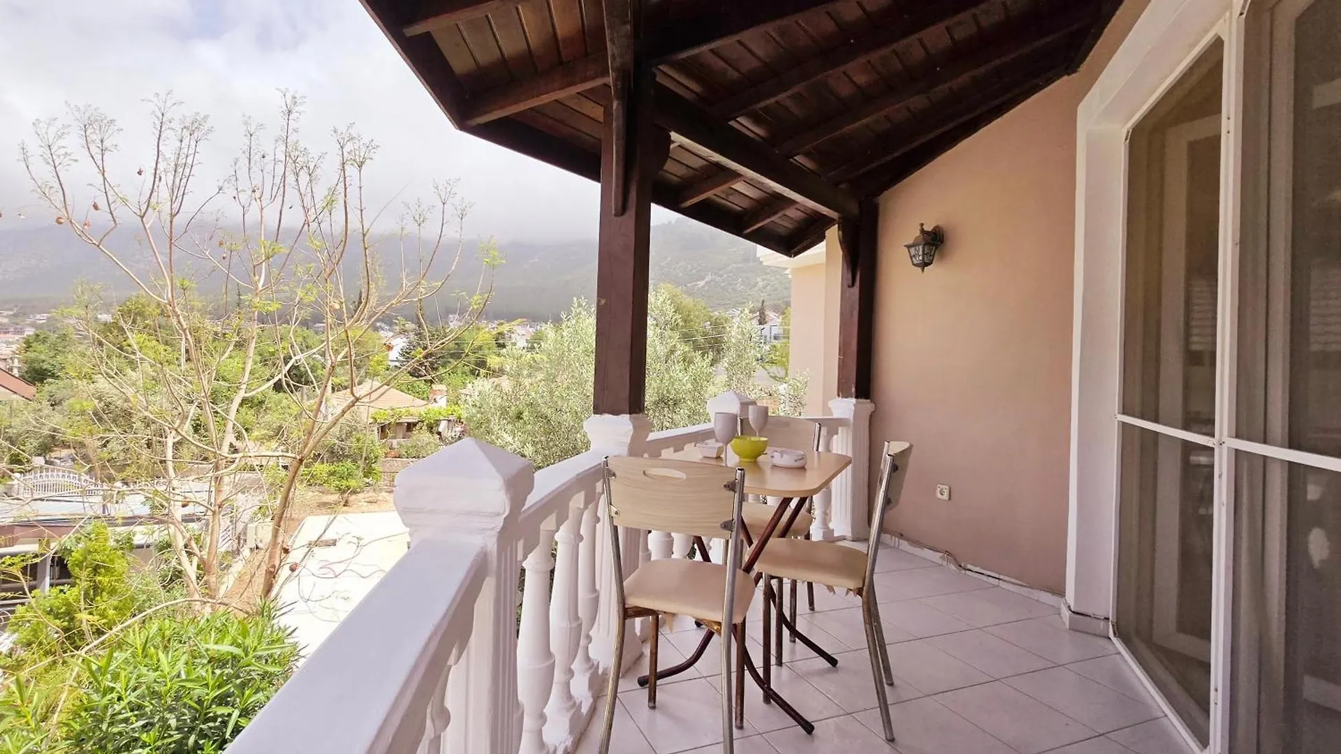 3 Bedrooms Apartment In Oeluedeniz, Ovacik